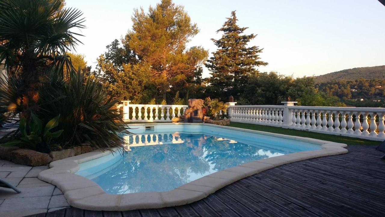 Appartement Vue Montagne Garéoult Buitenkant foto