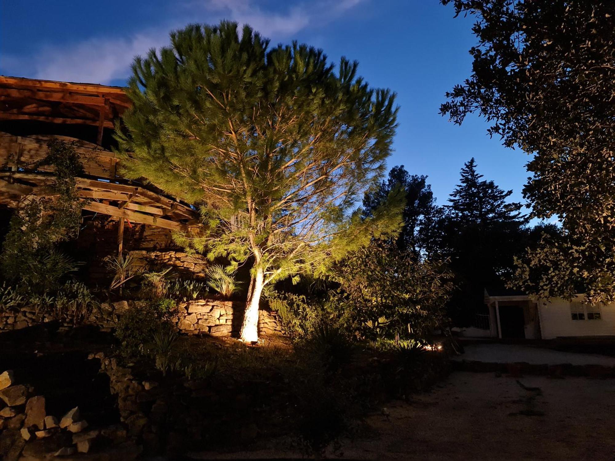 Appartement Vue Montagne Garéoult Buitenkant foto