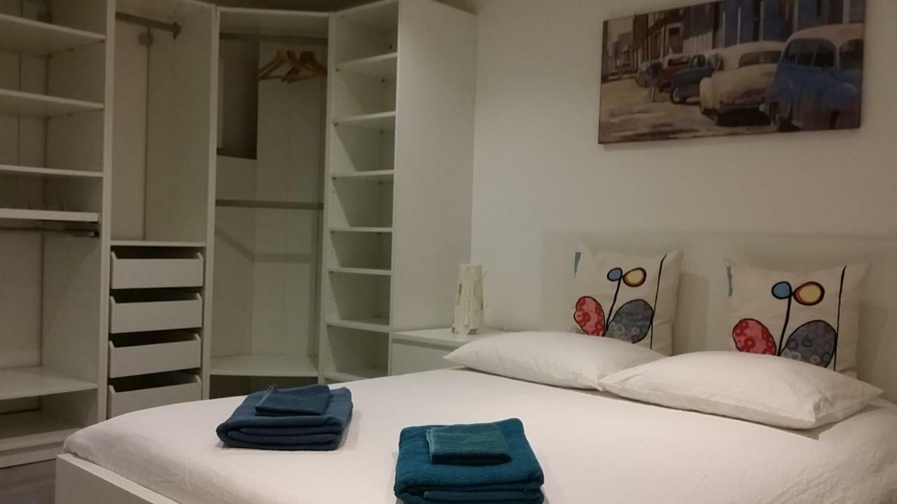 Appartement Vue Montagne Garéoult Buitenkant foto
